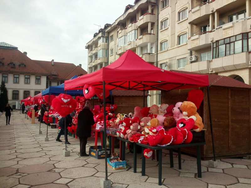 Oferta la tarabe: Inimioarele de pluș, cele mai căutate de Sfântul Valentin!