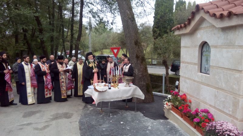 Troița de la intrarea din Valea Româneștilor a fost sfințită