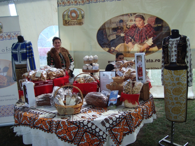 Vizitaţi Măţăul! Puteţi cumpăra brânzeturi, dulceţuri, siropuri, sucuri naturale, dulciuri tradiţionale!
