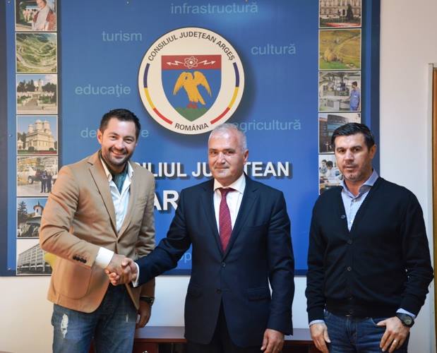 Rușine, domnule Manu! Sunteți singurul președinte…