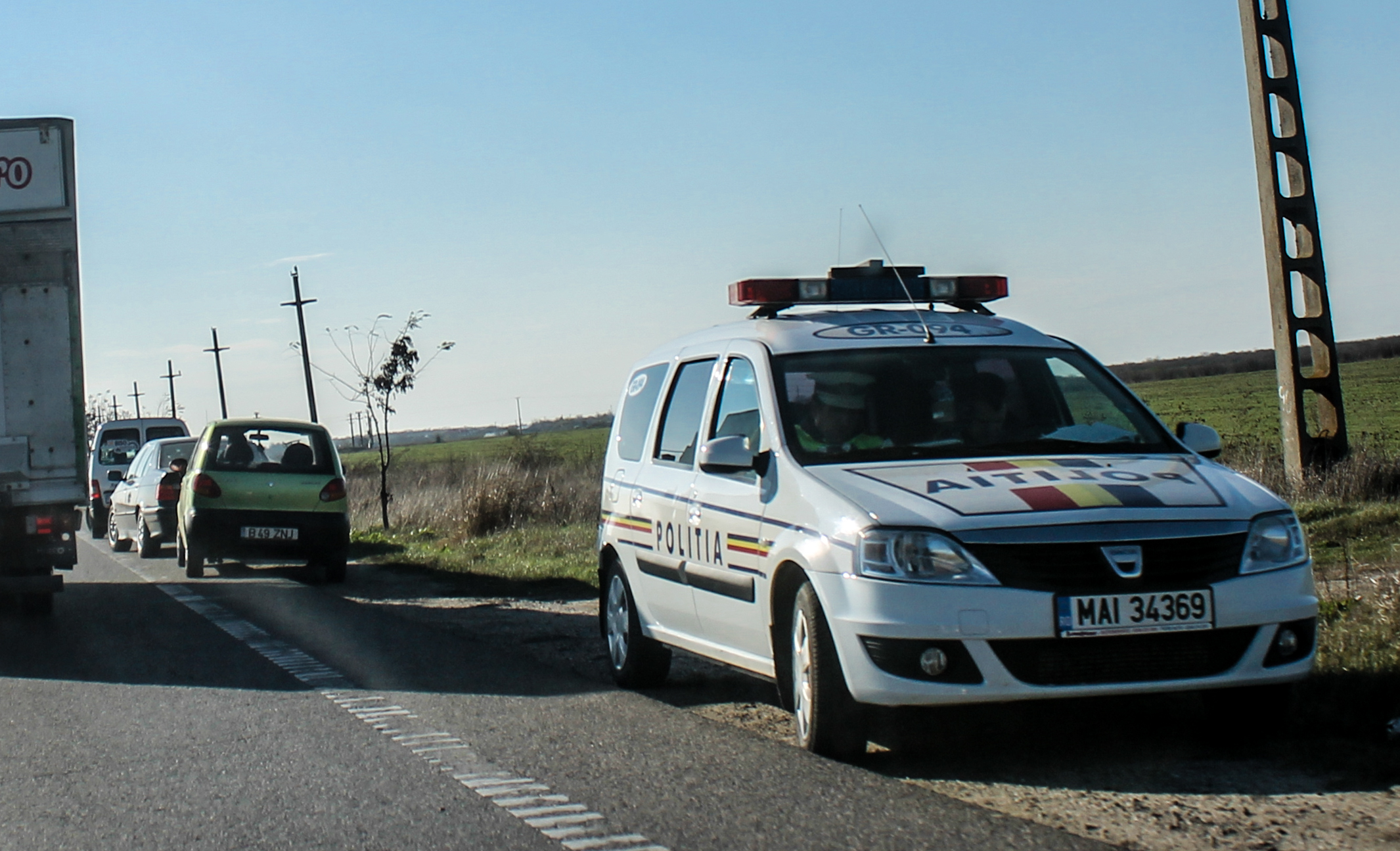 Un tânăr conducea fără permis prin comună!