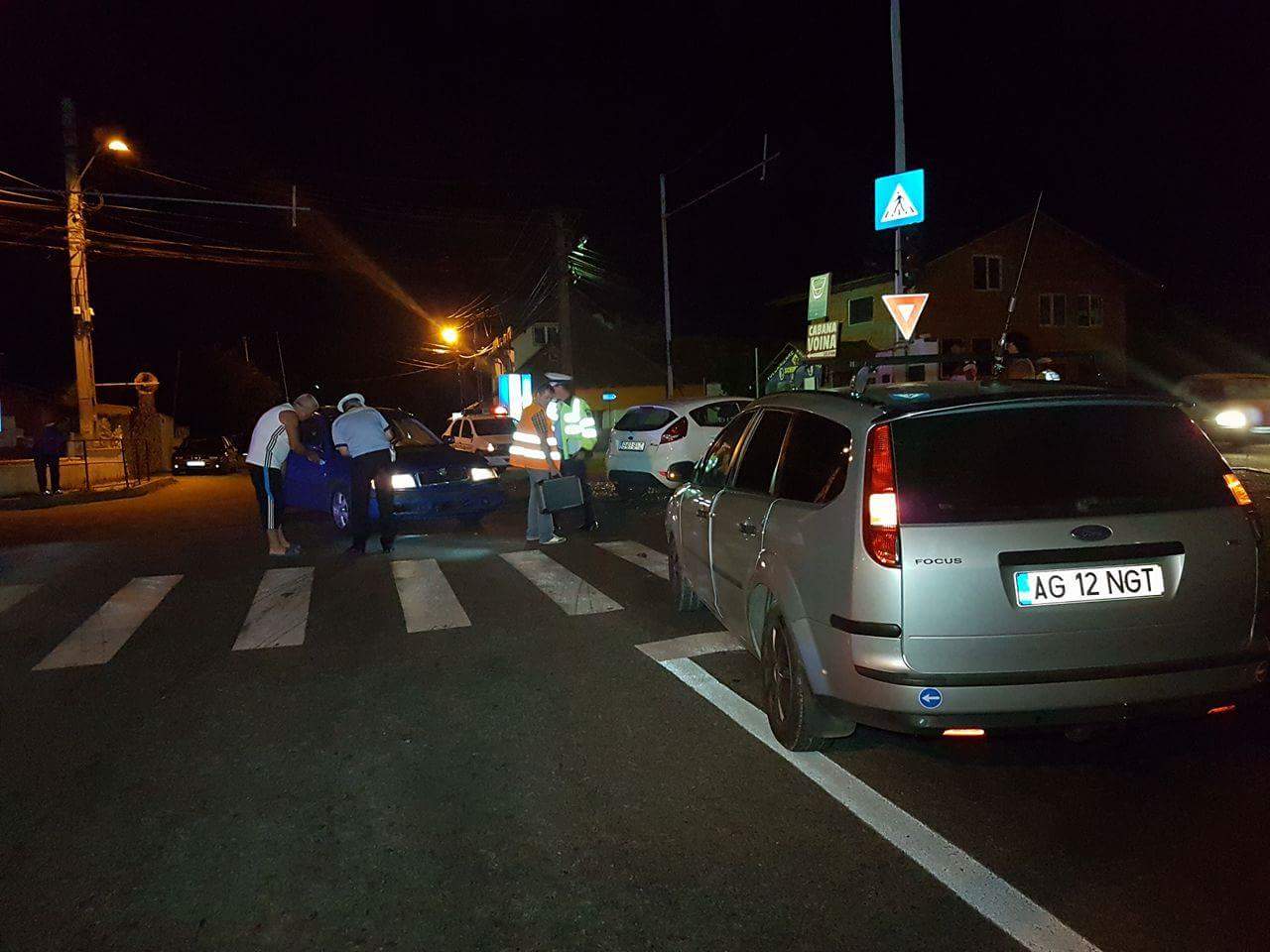 Carambol într-o intersecţie din Câmpulung! Trei maşini au fost avariate!