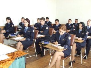1000 de locuri vacante la Penitenciare!