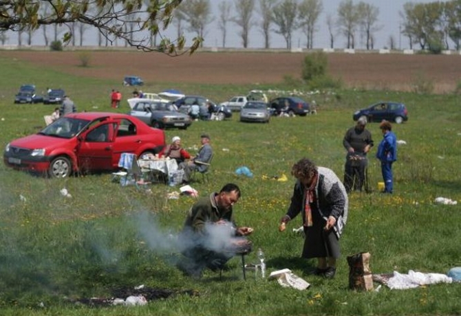 Amenzi până la 3.000 de lei pentru activităţile de picnic în afara zonelor special amenajate!