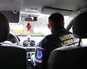 Doi poliţişti au refuzat 600 lei mită! Bărbatul spera ca poliţiştii să nu îi întocmească dosar penal!