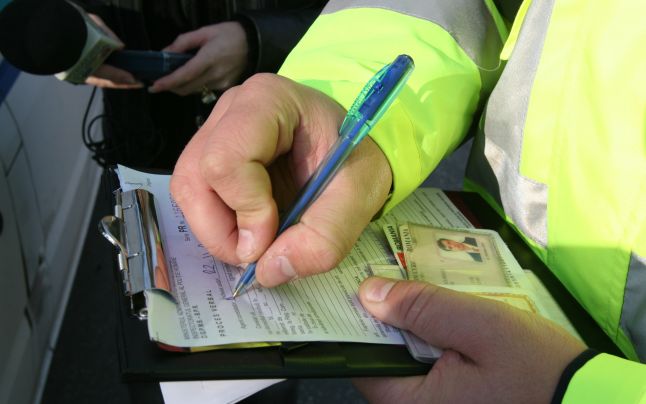 Încă 11 permise de conducere suspendate de poliţiştii de la rutieră!