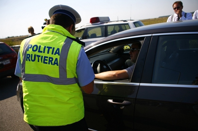 16 permise de conducere au fost reţinute de poliţiştii argeşeni!