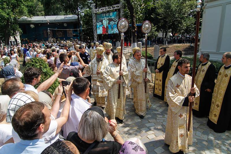 Preoții intră în faliment sau se reconfigurează în planul muncii…