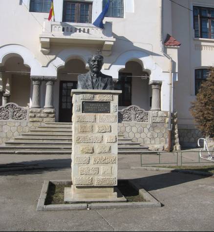 CÂMPULUNG: Școala Gimnazială ,,Oprea Iorgulescu” face angajări!