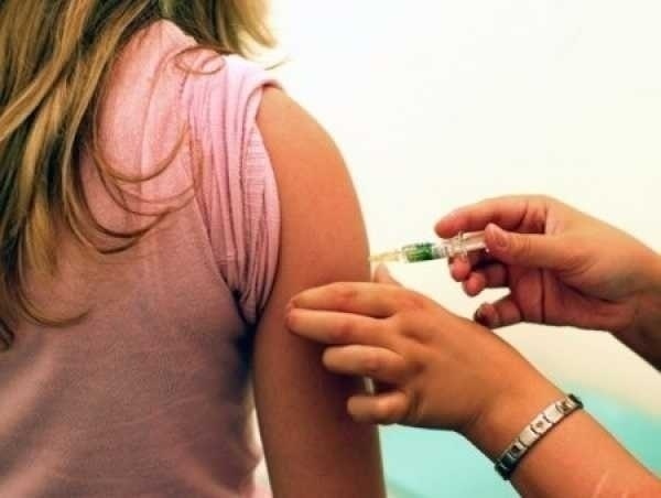 Începe vaccinarea anti-HPV după 11 ani, boala care omoară zilnic!