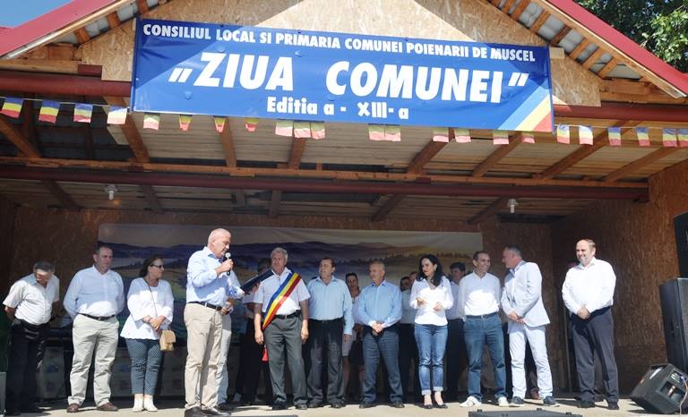 GALERIE FOTO: Dans și voie bună la Poienarii din Muscel!