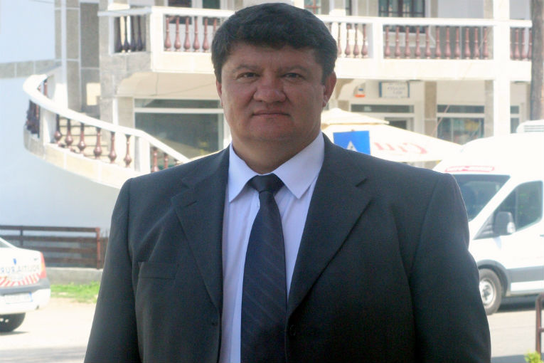 Primarul de la Cetăţeni, mai singur decât prevede legea!