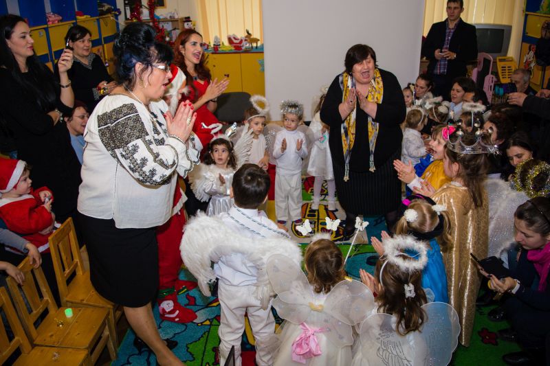 Circa 1800 de pungi cu dulciuri pentru micuții câmpulungeni!