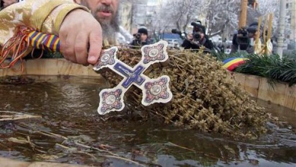 Jandarmii asigură măsurile de ordine publică la manifestările religioase