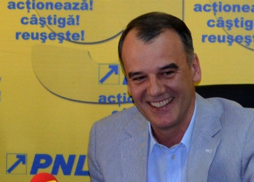 Tu ştii ce mai face parlamentarul tău? D-ale lui Iani Popa…