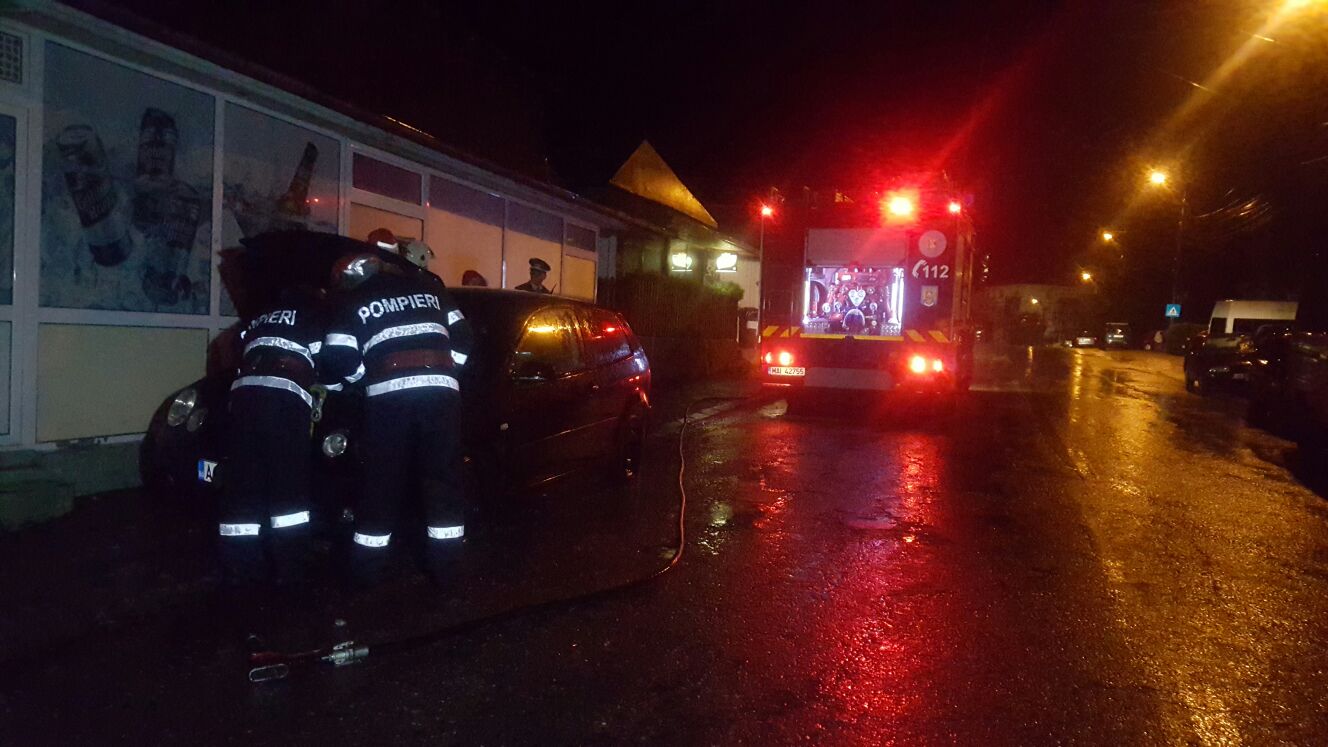 Şi-a incendiat maşina în noaptea dintre ani…