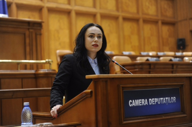 Atacurile animalelor sălbatice, puse pe tapet în Parlament de către deputatul Simona Bucura Oprescu