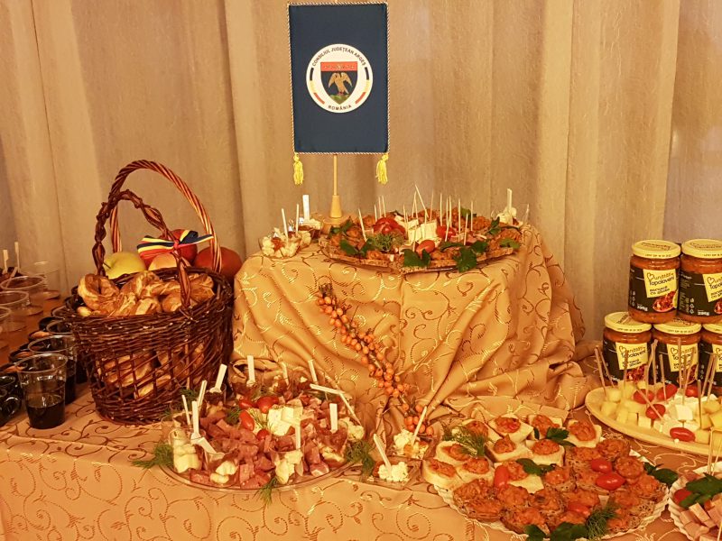 Covrigul muscelean marca UBF! Festin al papilelor gustative oferit grecilor