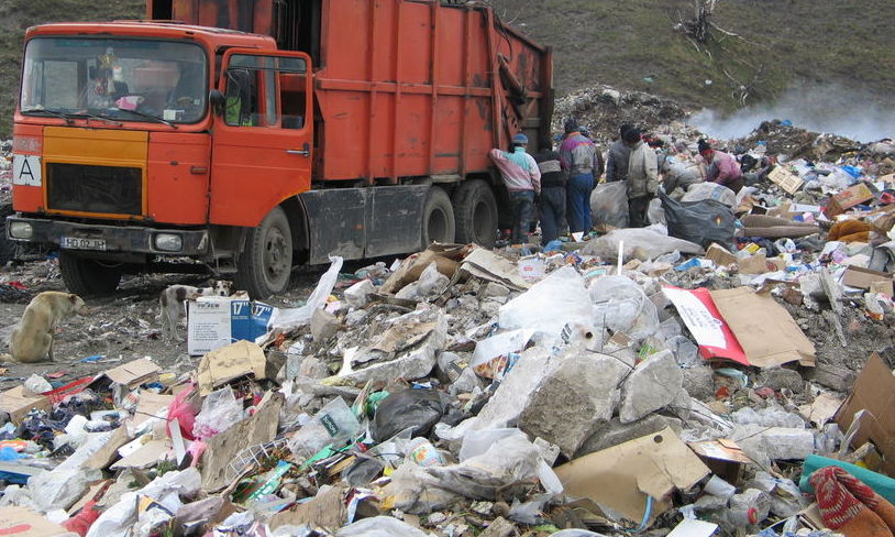 Din 2019, vom plăti mai mult la gunoi!