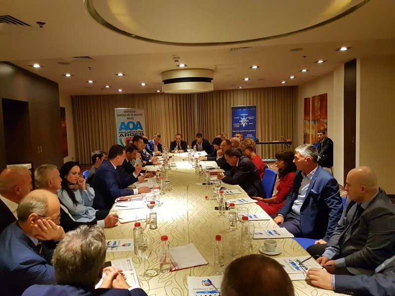 Parlamentarii la întâlnire cu reprezentanţii oamenilor de afaceri din Argeş