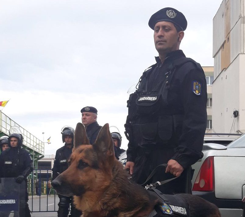 Prezenţa jandarmilor argeşeni sporeşte buna desfăşurare a activităţilor în judeţ!