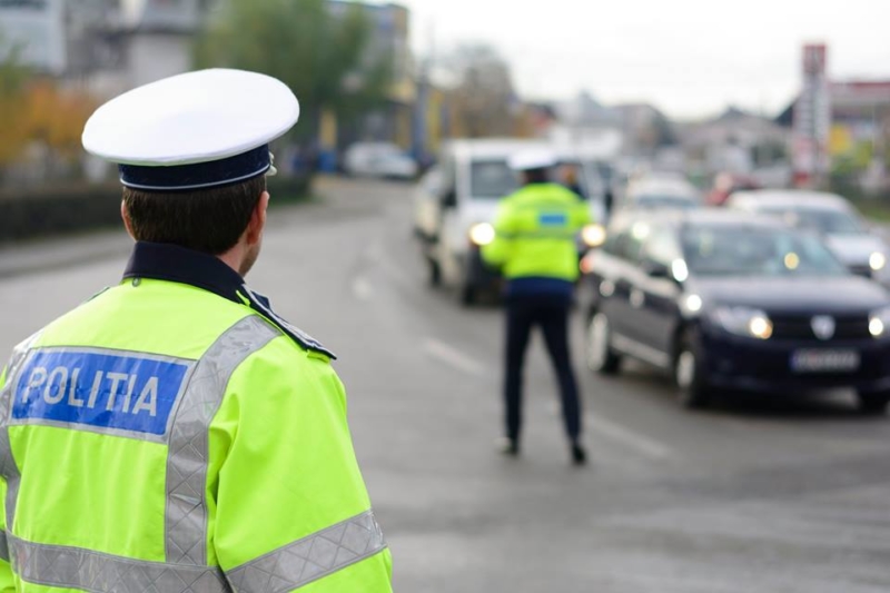 Fără permis, surprins în trafic de poliţiştii de la rutieră!