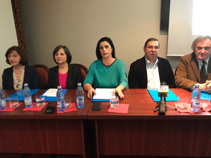 ASISTENȚII MEDICALI ARGEȘENI, ÎN PRIMA LINIE A PREVENȚIEI ÎN SĂNĂTATE ÎMPREUNĂ PUTEM OPRI CANCERUL DE COL UTERIN!