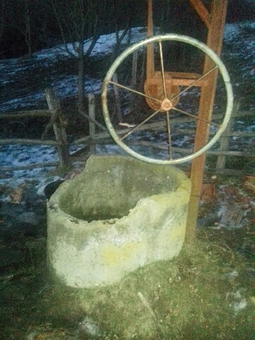 Gheaţa i-a adus sfârşitul! A căzut în fântână şi s-a înecat!