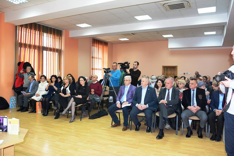 Simona Bucura Oprescu a ţinut să fie prezentă pentru a-l sărbători pe reputatul jurnalist argeşean