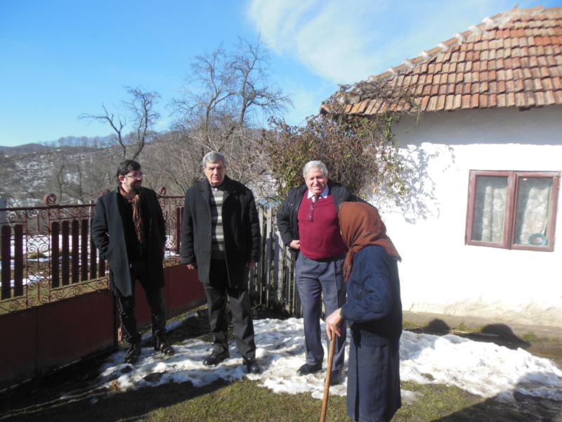 Primarul Banzea a muncit cot la cot cu angajaţii la deszăpezirea străzilor şi uliţelor!