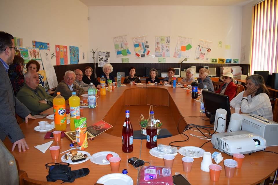 A devenit tradiţie în Lereşti! Cadrele didactice se adună în zi de sărbătoare!