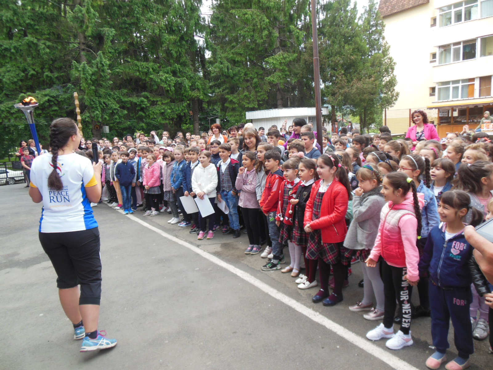 Torța păcii a ajuns la primele ore ale dimineții la Câmpulung