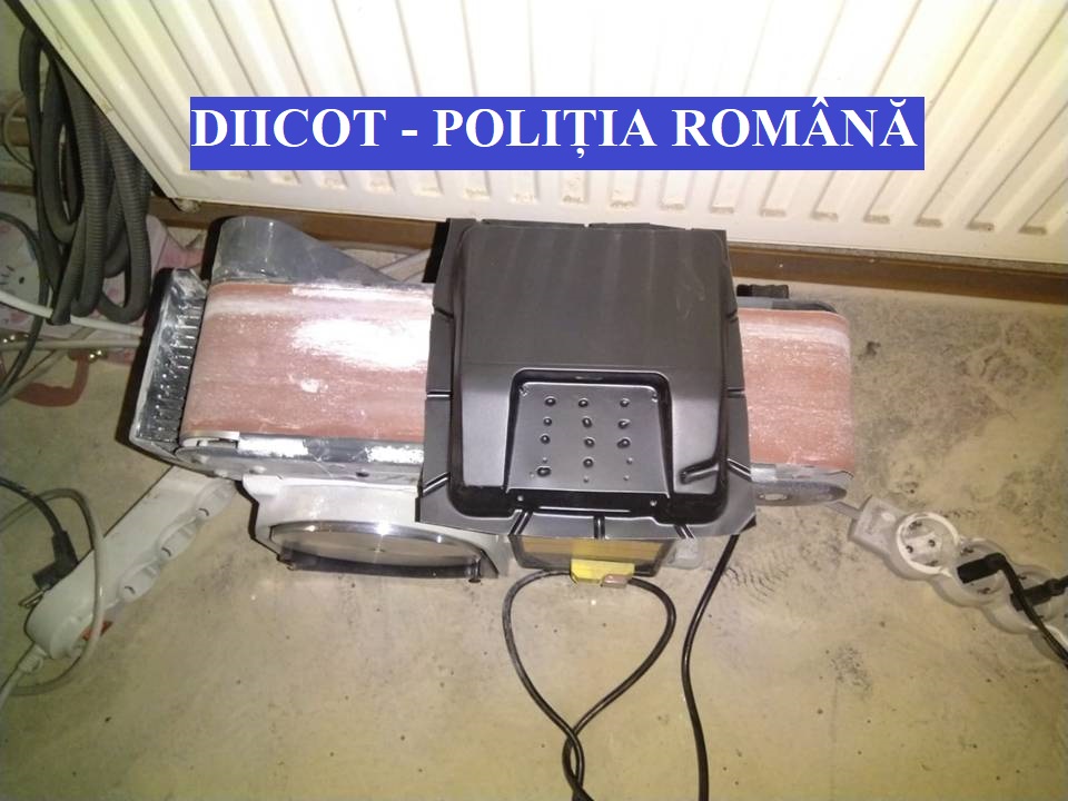 Reţinuţi pentru falsificarea de titluri de credit sau instrumente de plată!