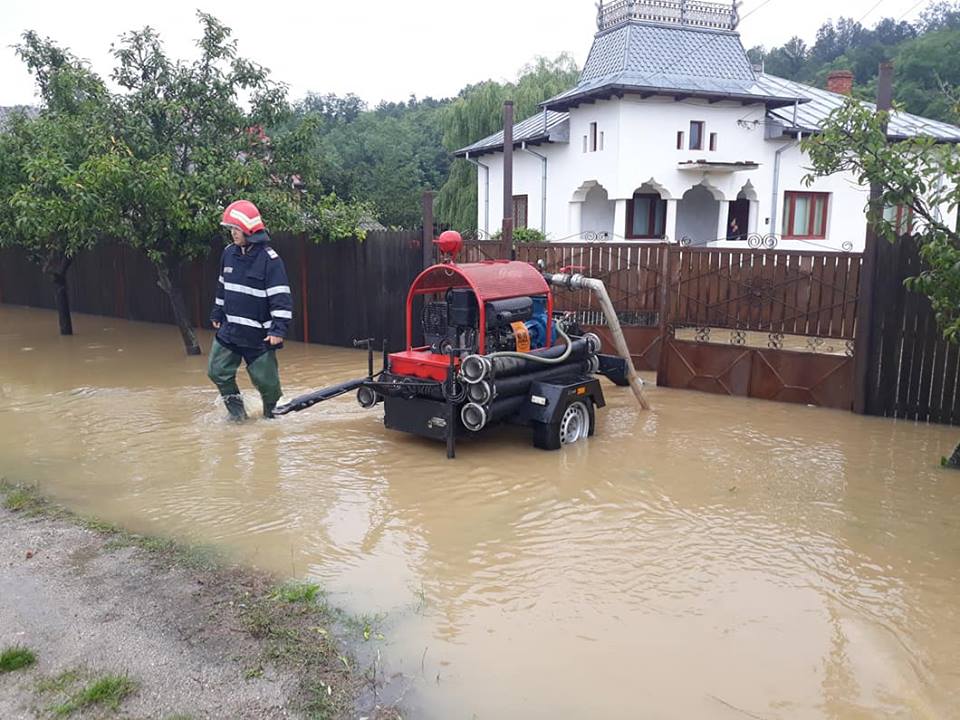 Lista localităților măturate de viitură! Zeci de intervenții…