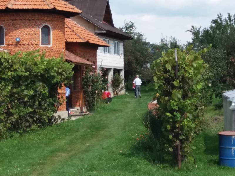 VIDEO: Divorţat şi fără loc de muncă, s-a spânzurat…