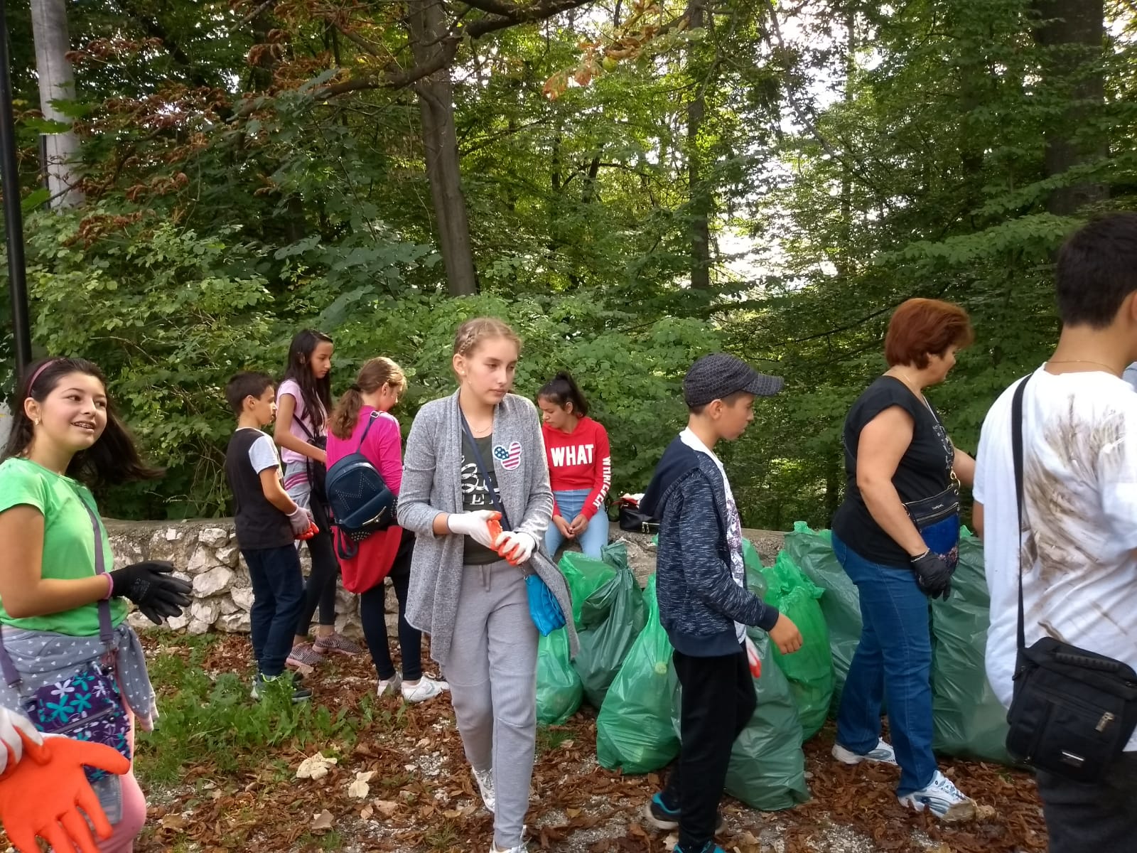 Elevii Şcolii Oprea Iorgulescu au făcut curat în zona Ciobănaşu!