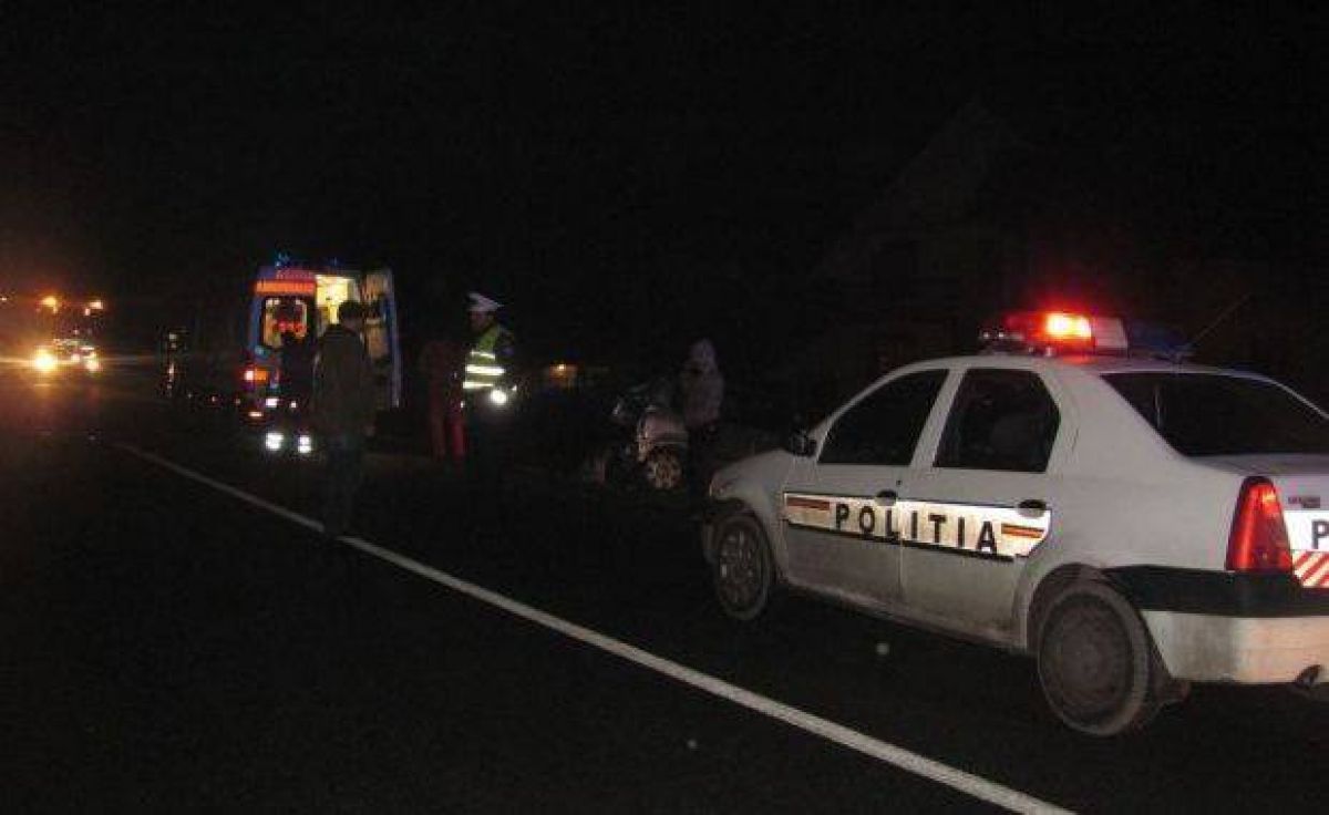 Un bețiv a căzut lat în fața unei mașini pe DN 73!