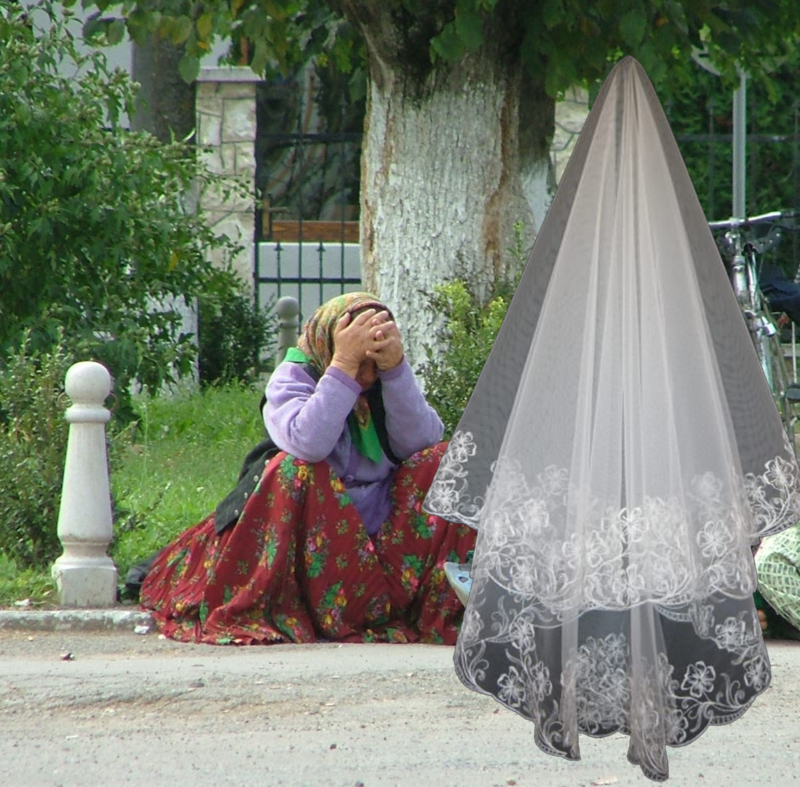 De sărăcie, sau de prostie, la Câmpulung pirandele se fură între ele…