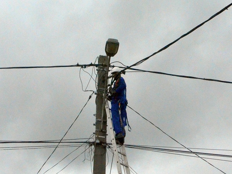 Mai mulți abonați din Câmpulung rămân fără curent electric!