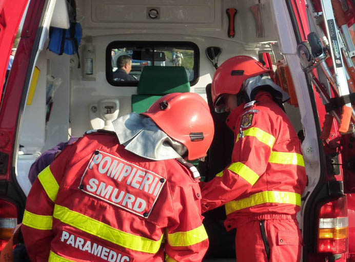 O femeie de 43 de ani a ajuns la spital după ce a fost rănită într-un accident!