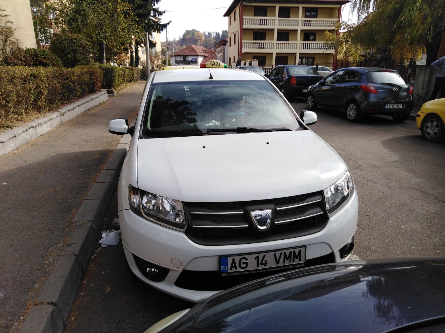 Preotul taximetrist face legea pe străzile Câmpulungului!