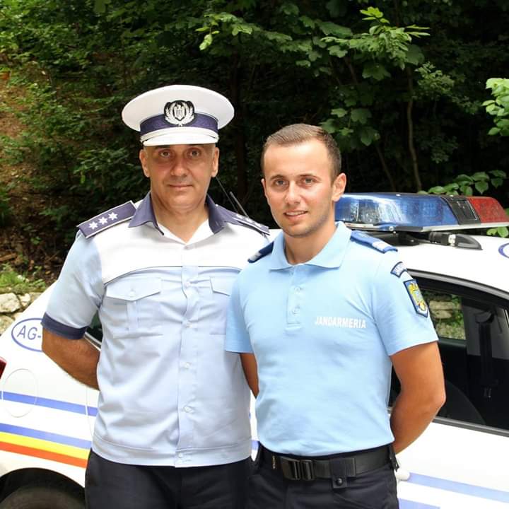 Familia Buzescu, cadou special de Crăciun!