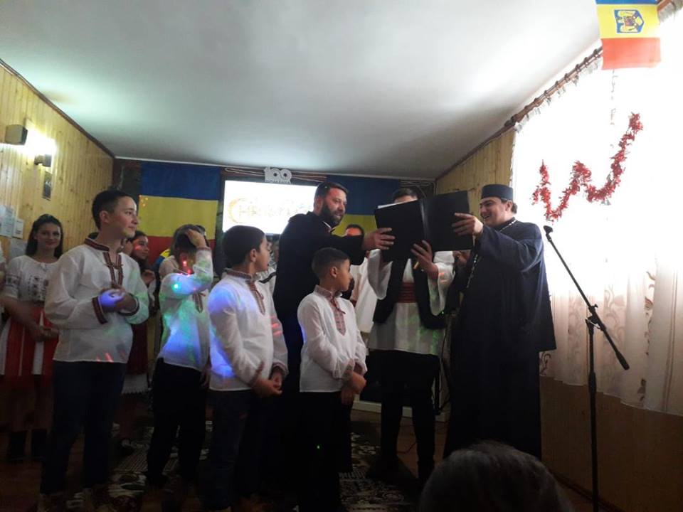 Complexul de Servicii Sociale din Rucăr a răsunat de la colinde