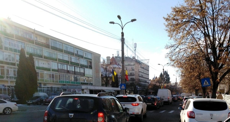 Ambuteiaje în centrul Câmpulungului! Clienții unui local evacuați!