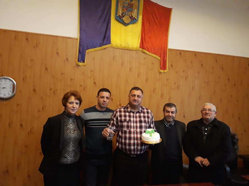Primarul Turturică și-a sărbătorit ziua de naștere la primărie!