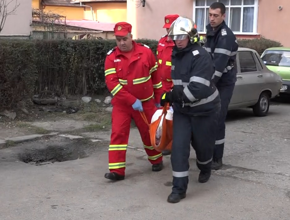 Tragedie într-o familie din Câmpulung! Bărbatul decedat şi soţia acestuia în stare critică!