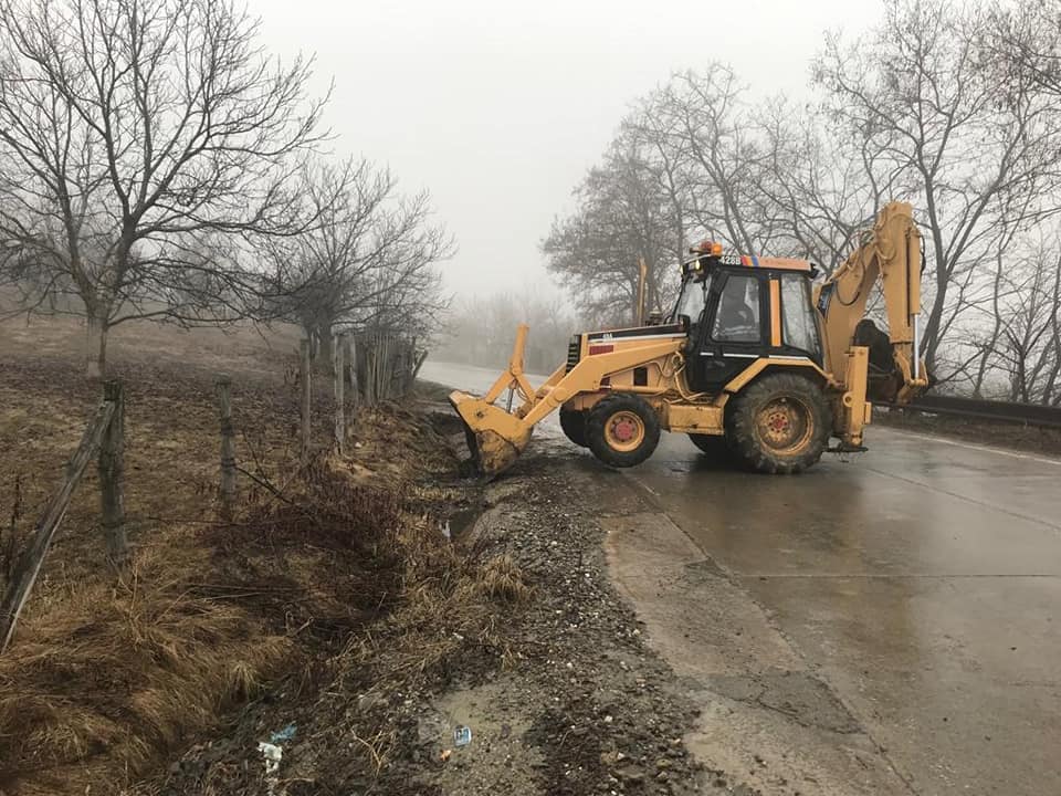 Nu vă bucurați că se fac lucrări pe drumul capitalelor!