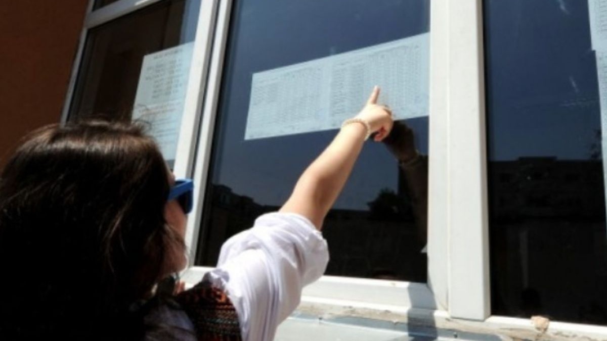 2 elevi din clasa a VIII-a au obținut nota 10 la ambele probe din cadrul simulării examenului