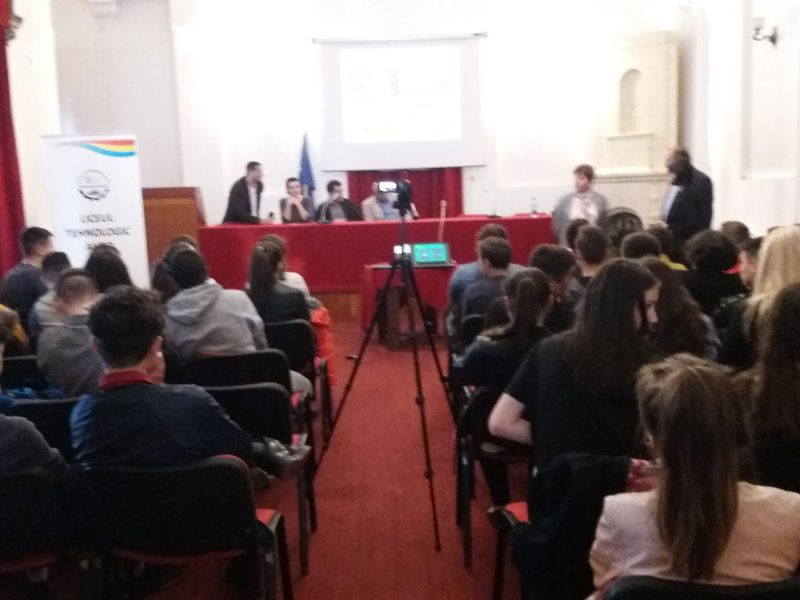 VIDEO: Gal Câmpulung şi “Şcoala fără şomeri”, au promovat evenimentul “Alege-ţi viitorul”!