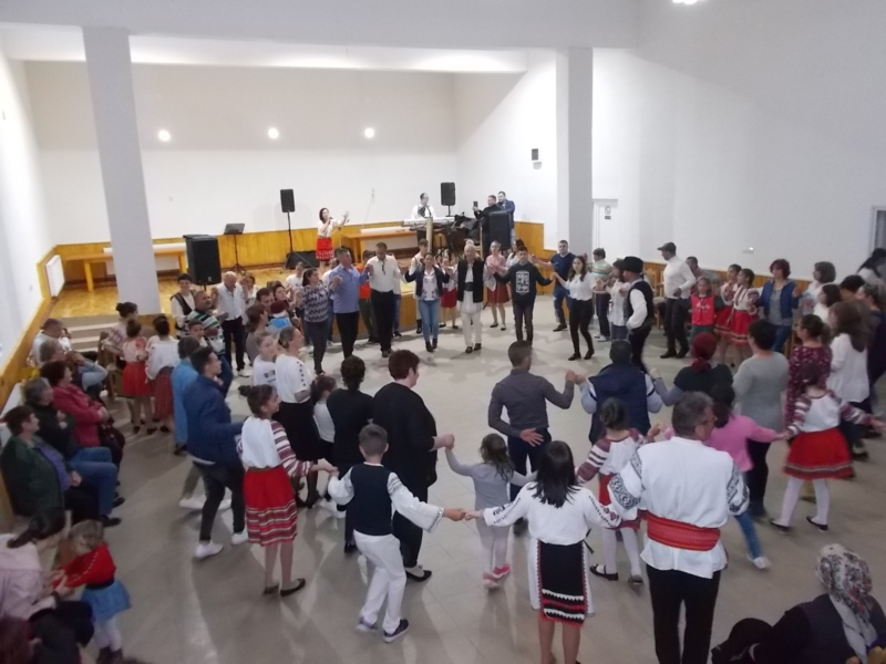 În a treia zi de Paște s-a organizat un Bal ca pe vremuri la Schitu Golești!